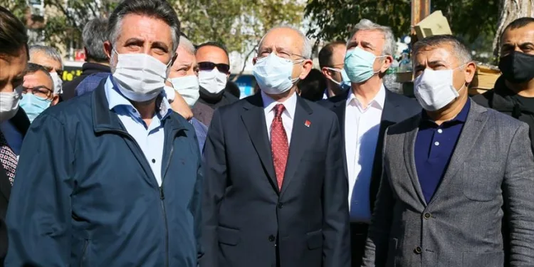 Kılıçdaroğlu İzmir’de deprem bölgesinde