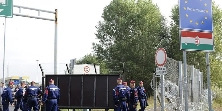 Macaristan sınırlarını 1 ay daha kapalı tutacak