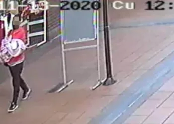 3 günlük bebeğini tuvalete bırakan anne: Bırakmak zorundaydım
