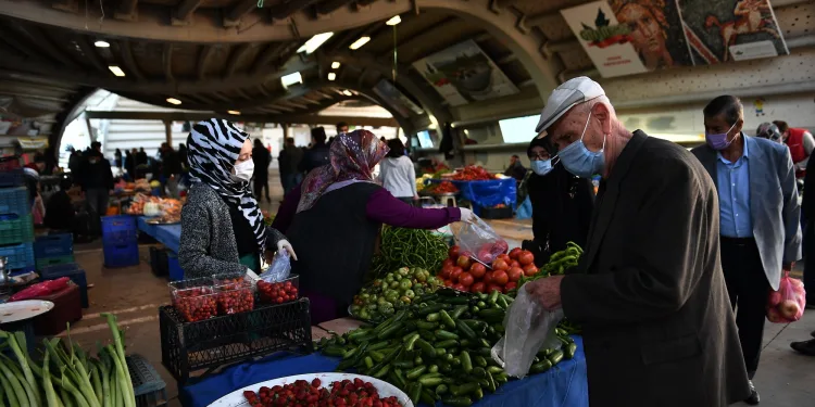 Bursalılardan çiftçi pazarına yoğun ilgi