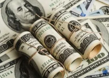 Dolar 8 liranın altını gördü