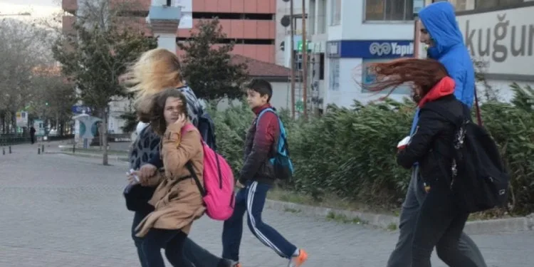 Bursa için kuvvetli rüzgar ve fırtına uyarısı!