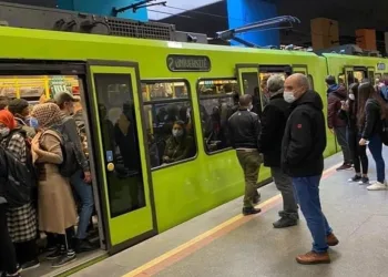Bursa metrosunda isyan ettiren görüntü!