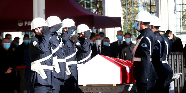 Burhan Kuzu son yolculuğuna uğurlandı
