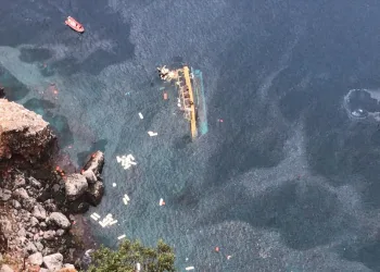 Antalya’da tur teknesi battı! 1 kişinin cesedine ulaşıldı