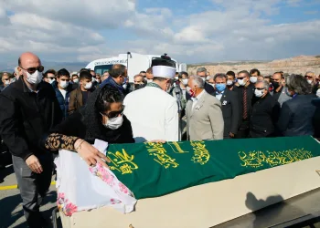Ayda’nın annesi son yolculuğuna uğurlandı