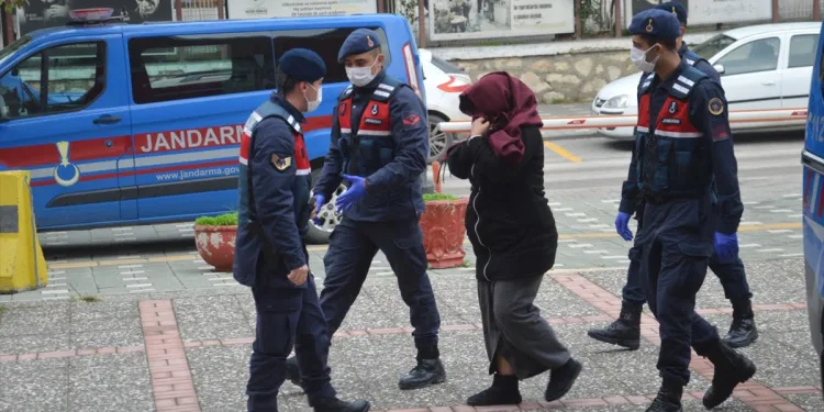 Dinlenme tesisinde dehşet saçan kadın tutuklandı