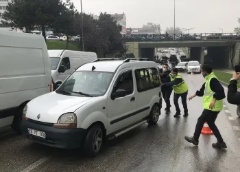 Bursa’da kilometrelerce araç kuyruğu oluştu