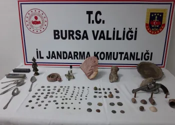 Bursa’da jandarmadan suçüstü! Tarihi eserlerle yakalandı