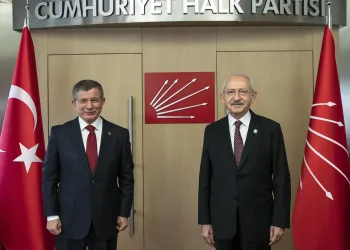 Davutoğlu’ndan Kılıçdaroğlu’na ziyaret