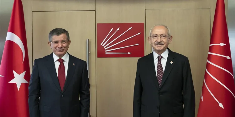 Davutoğlu’ndan Kılıçdaroğlu’na ziyaret