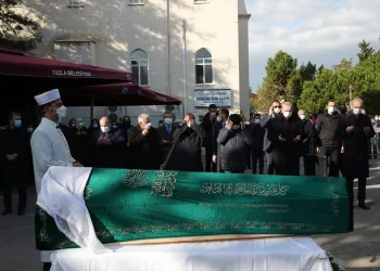 Bakan Pekcan’ın annesi son yolculuğuna uğurlandı