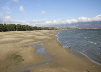 İznik Gölü’ndeki su çekilmesine inceleme başlatıldı