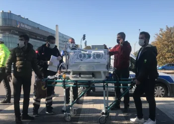 Bursa’da yeni doğan bebeği taşıyan ambulans kaza yaptı
