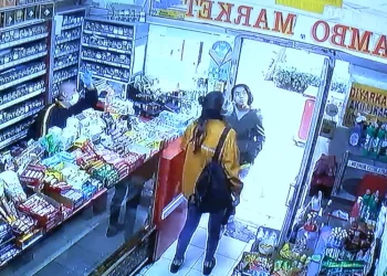 Yüzüne tükürdü, market kamerasından izledi