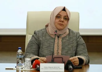 Bakan Selçuk’un son Covid-19 testi negatif çıktı