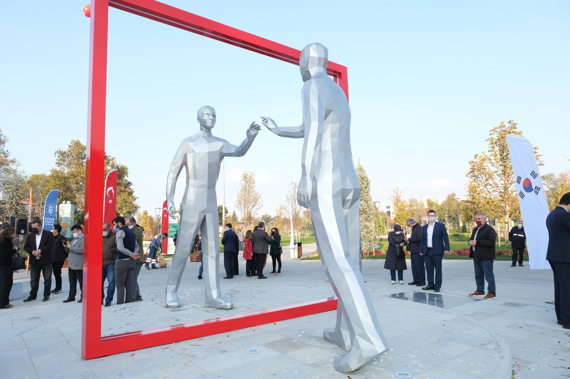 Bursa'ya Türkiye-Güney Kore kardeşlik anıtı açıldı