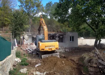 Osmangazi’de kaçak yapılar yıkılmaya devam ediyor