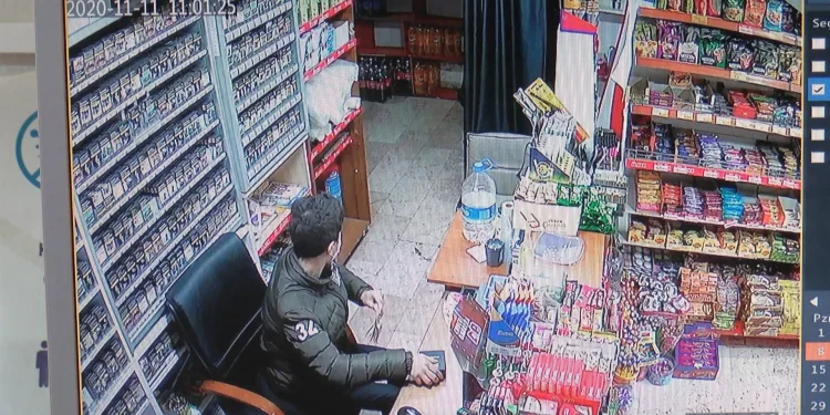 ‘Kalacak yerim yok’ dedi işe aldı, 1000 lira çalıp kaçtı