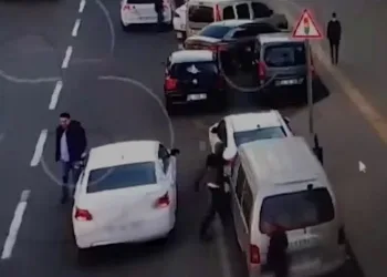 Otomobilden 1 milyon 200 bin TL’yi böyle çaldılar