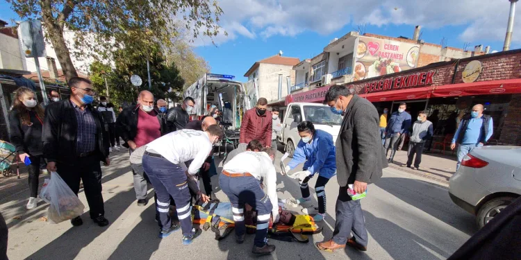 Bursa İznik’te traktör ile motosiklet çarpıştı