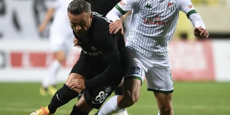 Bursaspor İzmir’de 3 puan kaybetti