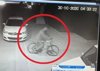 Çaldığı 5 bin liralık bisikletle kaçarken kameraya yakalandı