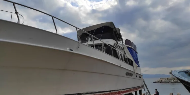 Bursa’da jandarmadan tekne operasyonu
