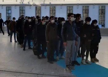Ankara’da 2 otobüste 78 kaçak göçmen yakalandı