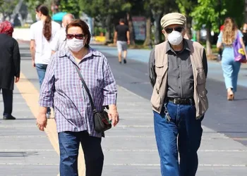 Ne zamana kadar maske takmaya devam edilecek?