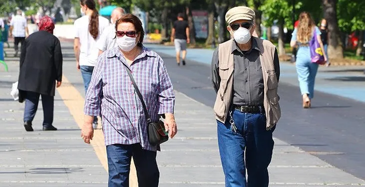 Ne zamana kadar maske takmaya devam edilecek?