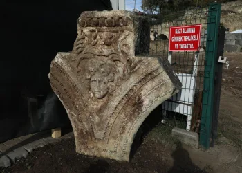Düzce’de kazı çalışmalarında Medusa heykeli bulundu