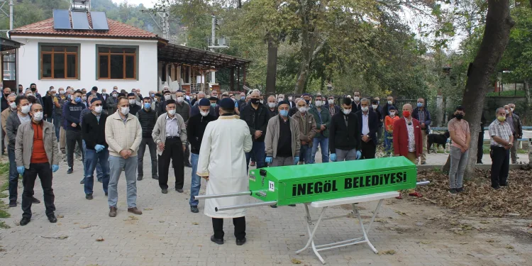 Bursa’da baba oğul 6 gün arayla koronavirüs kurbanı