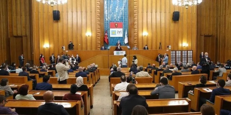 İYİ Parti’nin meclisteki koltuk sayısı 43’ten 36’ya düştü