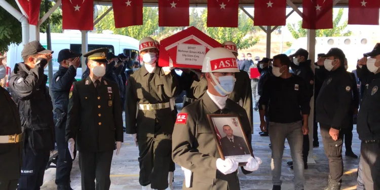 Kazada şehit olan Uzman Çavuş, son yolculuğuna uğurlandı