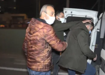 Yasağı ihlal etti, otomobilinde uyuşturucuyla yakalandı
