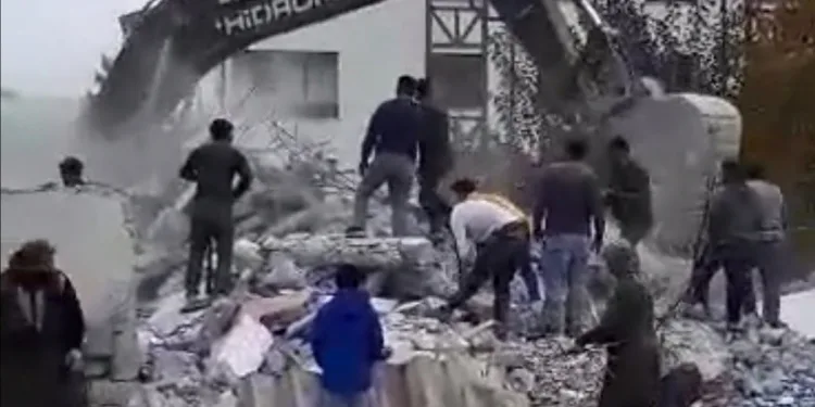 Canlarını hiçe sayıp birbirleriyle yarıştılar