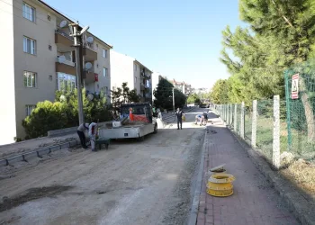 İnegöl Serhat Sokak’ta düzenleme çalışmaları sürüyor