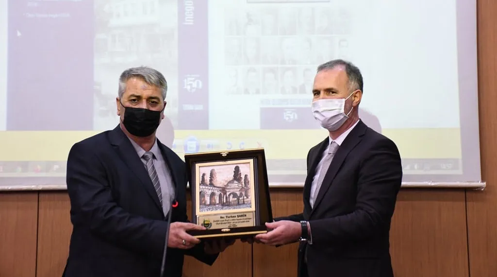 ‘İnegöl Belediyeli Yıllar’ okuyucu ile buluştu