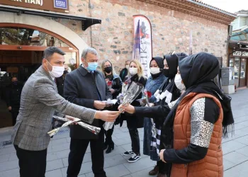 İnegöl’de Kadına Yönelik Şiddetle Mücadele Gününde farkındalık etkinliği