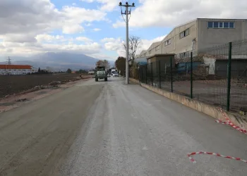 Bursa İnegöl’de beton yol çalışmaları Cumhuriyet Mahallesinde devam ediyor