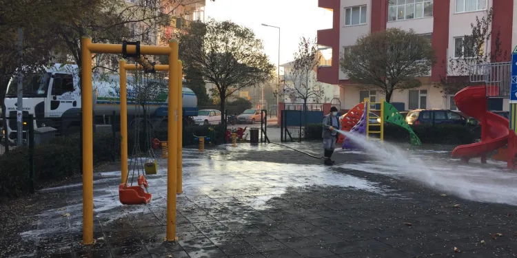 İnegöl Belediyesi koronavirüsle mücadelesini sürdürüyor