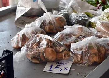 Tezgahlardaki yerini alır almaz tükendi