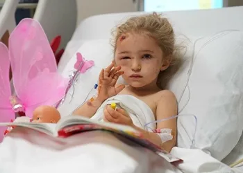 Depremin simgesi Elif ve ailesi taburcu oldu