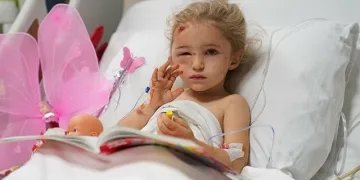 Depremin simgesi Elif ve ailesi taburcu oldu