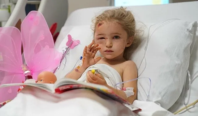 Depremin simgesi Elif ve ailesi taburcu oldu