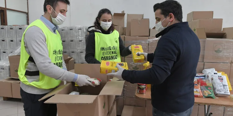 Bursa Osmangazi’de salgına karşı paylaşım kalkanı