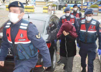 Bursa’da silahla dehşet saçan kadın adliyede