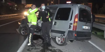 Bursa’da hafif ticari araç ve TIR çarpıştı: 2 yaralı