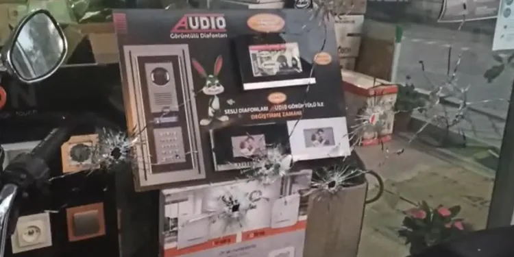 Bursa’da iş yerinde kurşun yağmuruna tutuldu